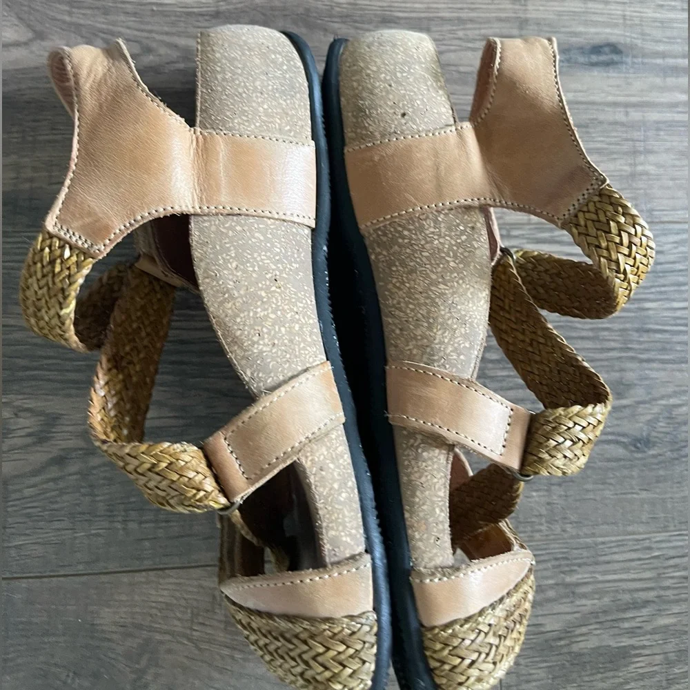 Tan adjustable Velcro strap Taos Trulie sandals - Picture 8 of 8